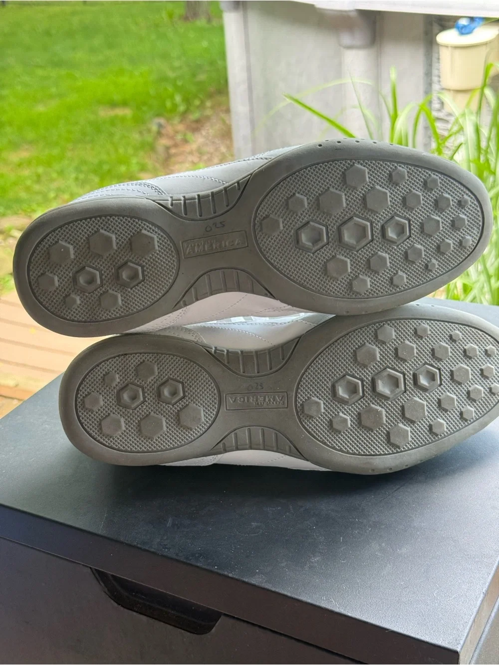 Perry Ellis White Sneakers with Gray Accents